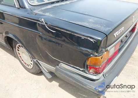 1990 Volvo 240 Dl z USA, uszkodzony, nr VIN YV1AA8844L1392271